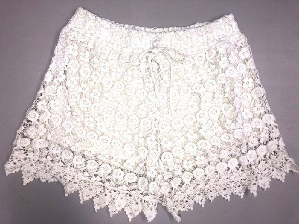 WallFlower Crocheted Shorts Cream Womens XL READ